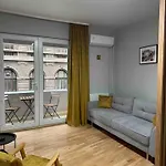 Double Near Square 2 Balconies Bukarest