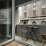 Double Near Square 2 Balconies Appartamento