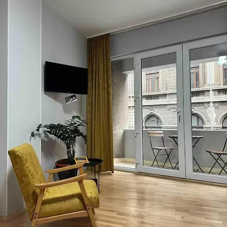Double Near Square 2 Balconies