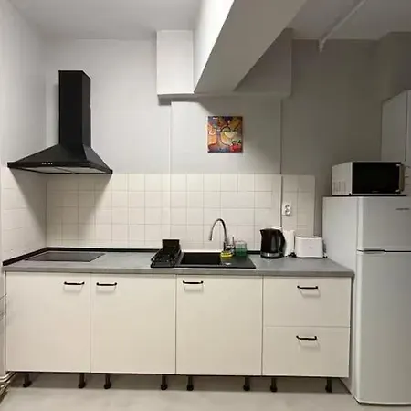 Double Near Square 2 Balconies 公寓