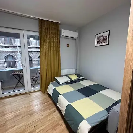 아파트 Double Near Square 2 Balconies *