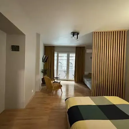 아파트 Double Near Square 2 Balconies *