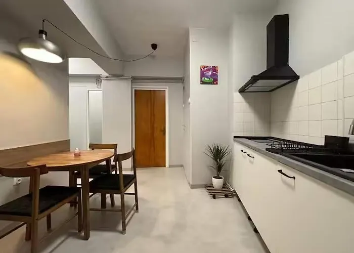 Double Near Square 2 Balconies 布加勒斯特