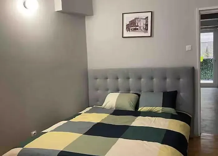 Double Near Square 2 Balconies * 布加勒斯特