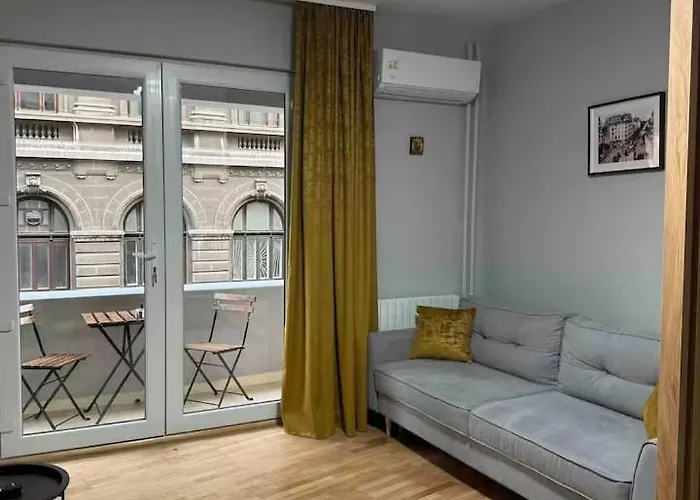 Double Near Square 2 Balconies 布加勒斯特