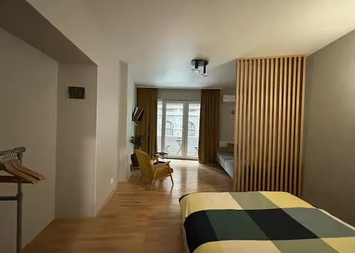 公寓 Double Near Square 2 Balconies *